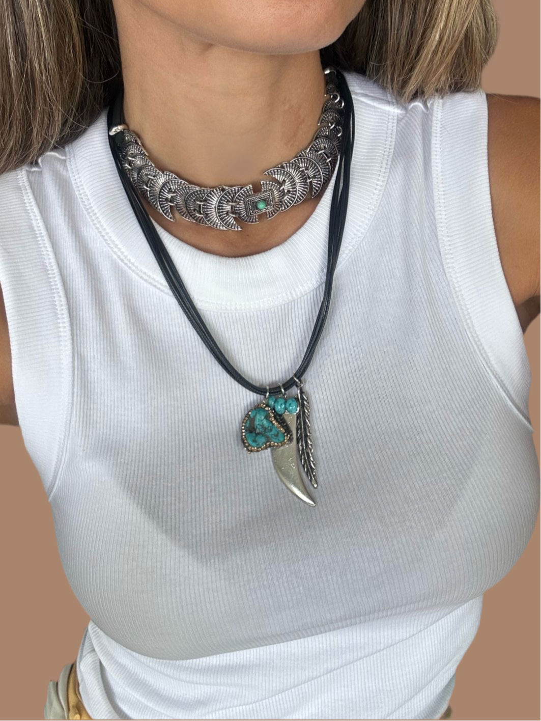 Collar cuero negro dijes Turquesa