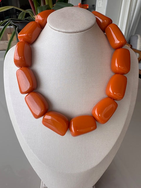 Collar resinas Naranjo